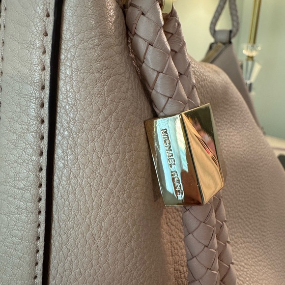 Pale pink Pebbled Leather MK Purse - Picture 7 of 11